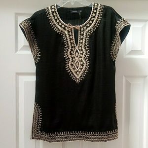 Theme Black gold embroidery top SMALL